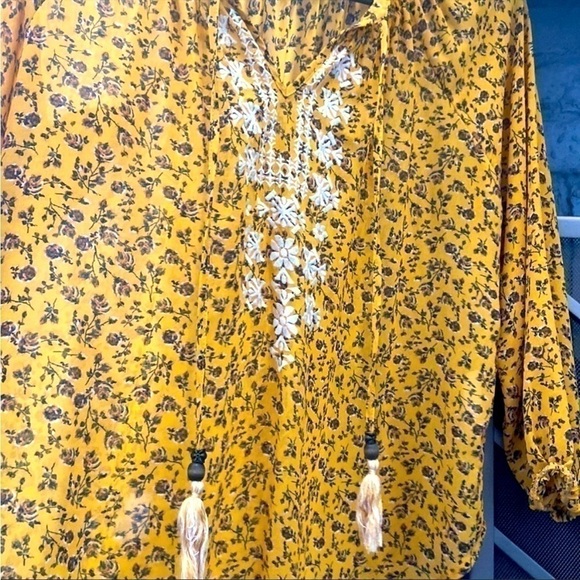 Stitch Fix Violets & Roses floral top​​​​​​​​​​​​​​​​​​​​​​ - Picture 6 of 6